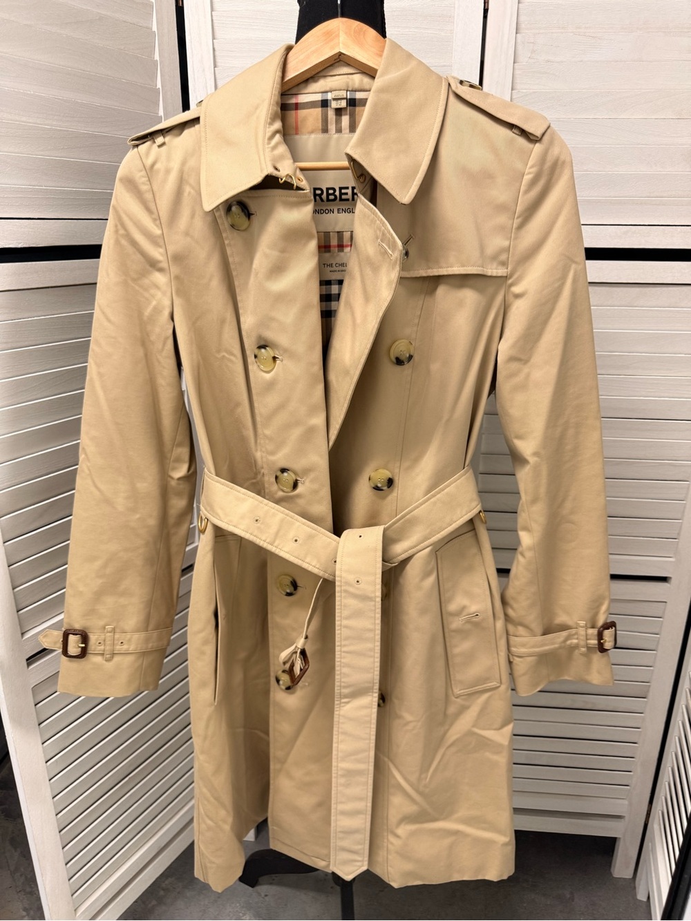 Burberry Honey-Beige Chelsea Heritage Trench Coat with Belt - Picture 4 of 16